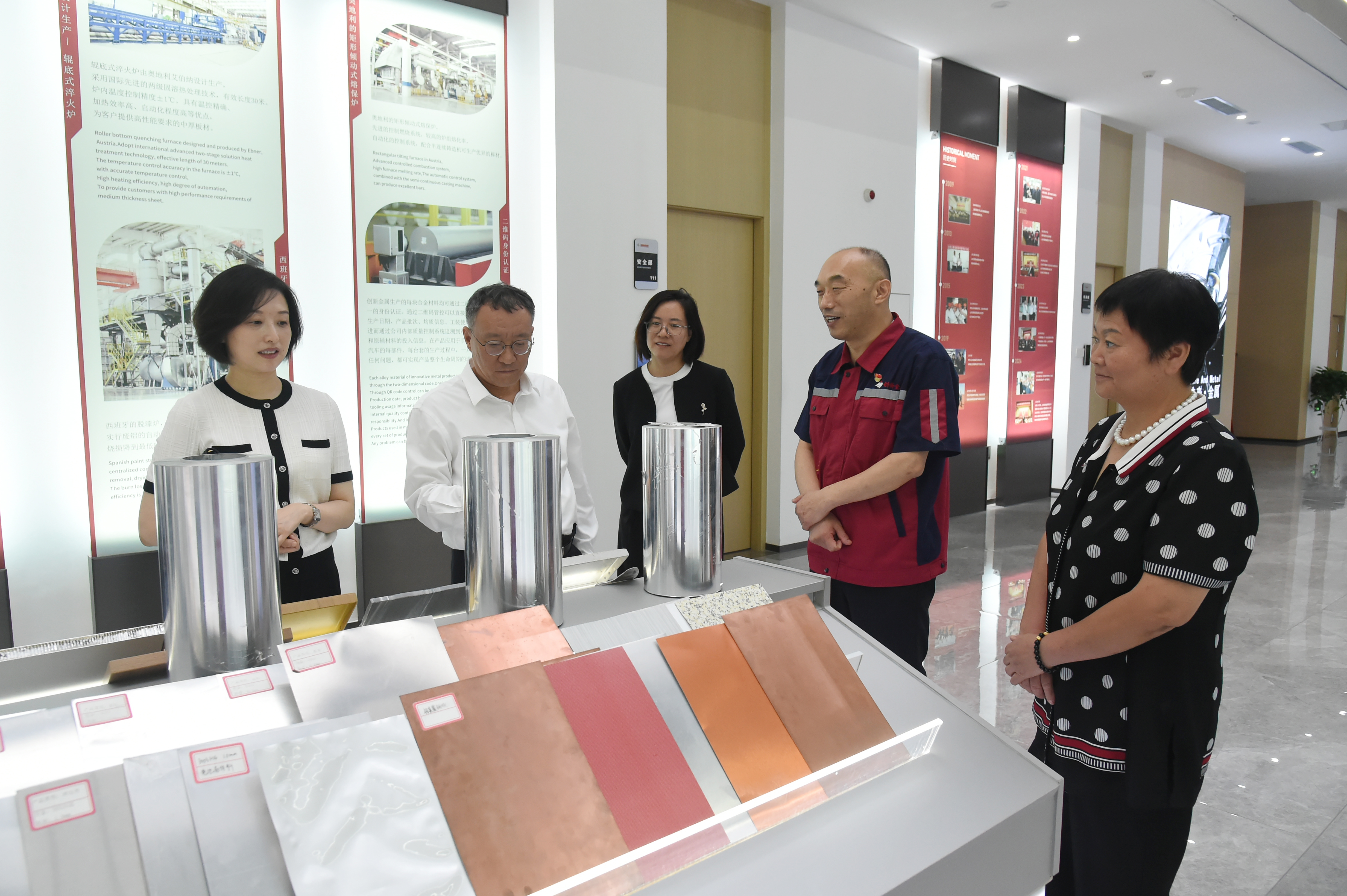 A delegation led by Li Feng, Secretary of the Party Committee and President of ICBC Shandong Branch, visited Chuangxin Group for research and investigation.