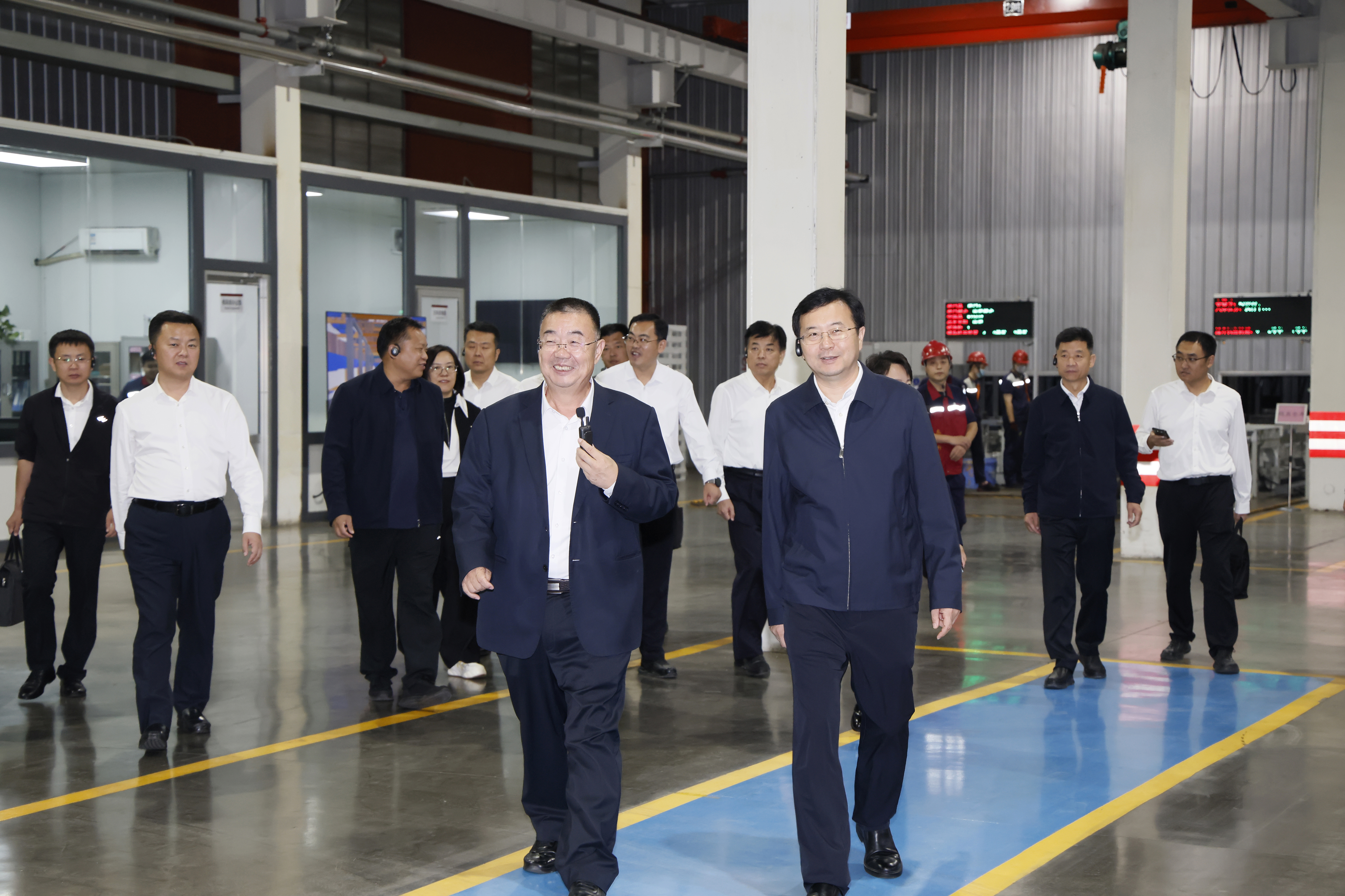 Sun Dongping, Deputy Secretary of the CPC Zouping Municipal Committee and Mayor of Zouping City, led a team to Innovation Group to carry out the activity of "Government's Targeted Services Entering Enterprises".