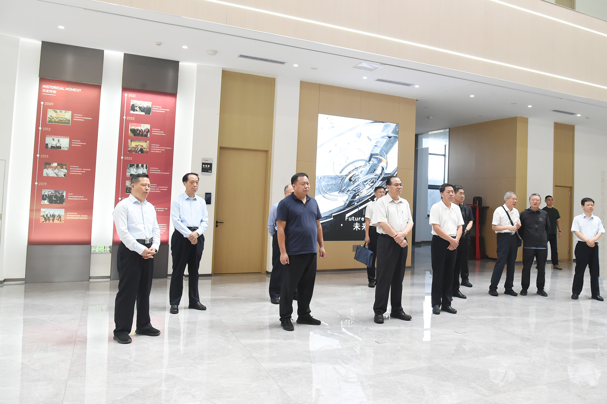 Ma Xuming, Vice Chairman of the Chinese People's Political Consultative Conference (CPPCC) Hubei Provincial Committee, and his delegation visited Innovation Group for research.