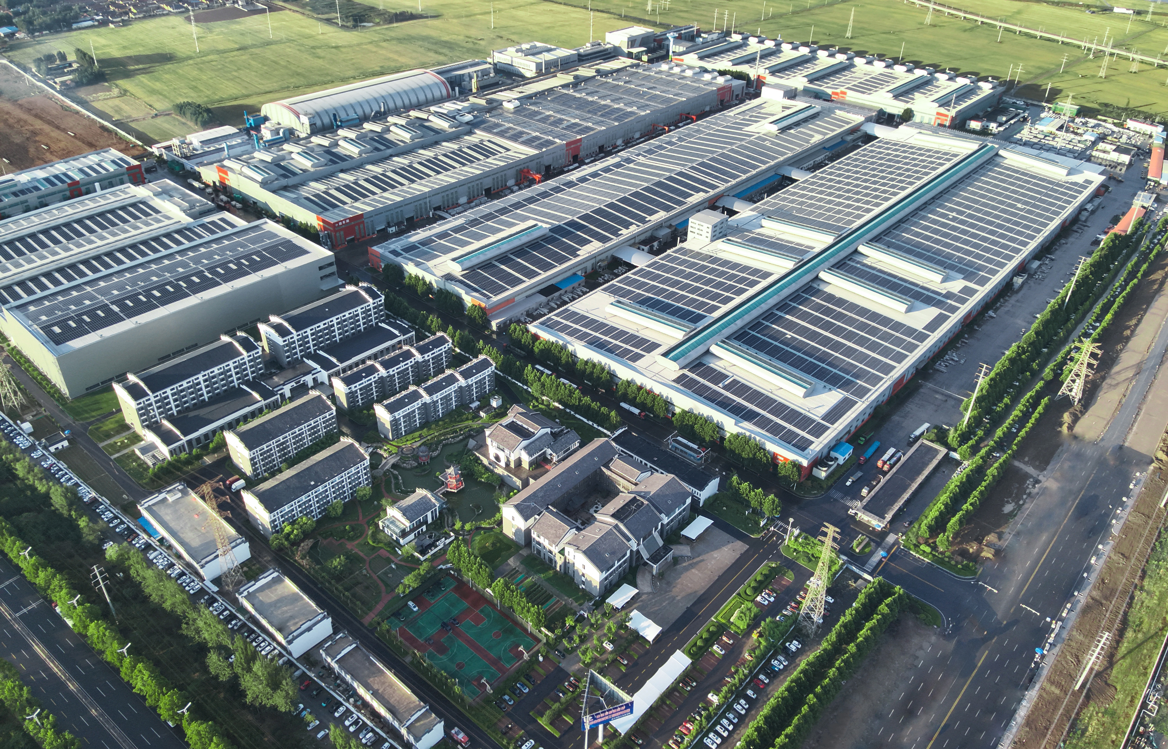 Chuangxin Group's sales revenue exceeded 130 billion yuan in 2025, hitting a new record high.
